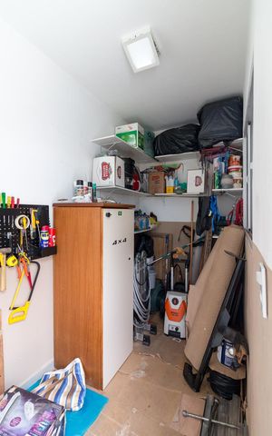 Casa à venda com 220m², 3 quartos e 7 vagasQuarto de serviço