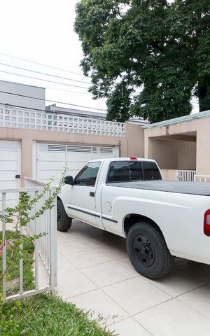 Casa à venda com 220m², 3 quartos e 7 vagasQuintal e garagem