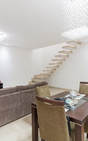 Casa à venda com 220m², 3 quartos e 7 vagasSala