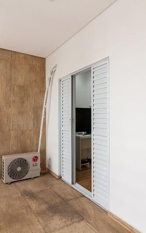 Casa à venda com 220m², 3 quartos e 7 vagasVaranda quarto 3 suíte