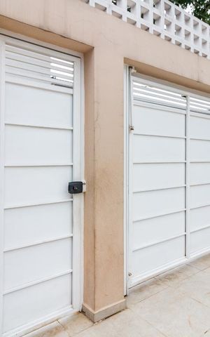 Casa à venda com 220m², 3 quartos e 7 vagasQuintal e garagem - portão automático