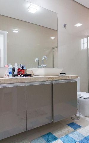 Casa à venda com 220m², 3 quartos e 7 vagasBanheiro quarto 3 suíte