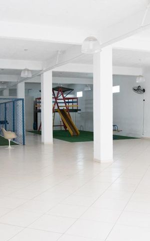 Casa de condomínio à venda com 150m², 3 quartos e 2 vagas Casa de condomínio à venda com 150m², 3 quartos e 2 vagasÁrea comum - Salão de festas