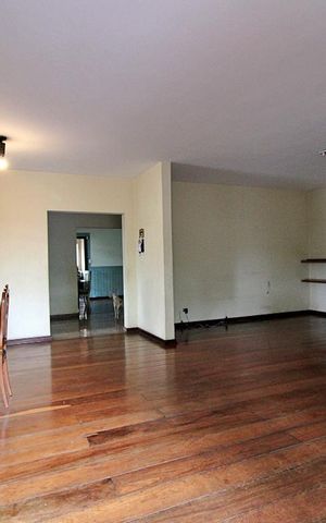 Casa à venda com 445m², 4 quartos e sem vagaSala