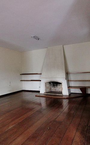 Casa à venda com 445m², 4 quartos e sem vagaSala