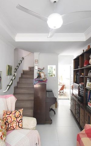 Casa de condomínio para alugar com 118m², 3 quartos e 1 vagaSala