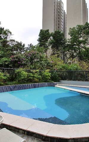 Apartamento à venda com 190m², 4 quartos e 3 vagasÁrea Comum - Piscina