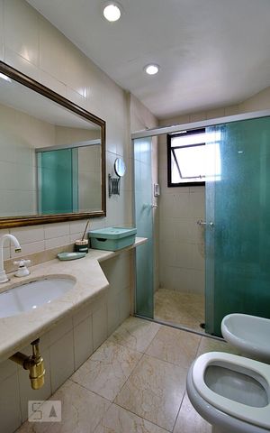 Apartamento à venda com 190m², 4 quartos e 3 vagasBanheiro da Suíte 1