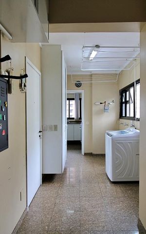 Apartamento à venda com 190m², 4 quartos e 3 vagasÁrea de Serviço