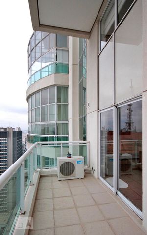 Apartamento para alugar com 84m², 1 quarto e 1 vagaVaranda
