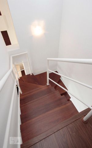 Apartamento para alugar com 84m², 1 quarto e 1 vagaEscada