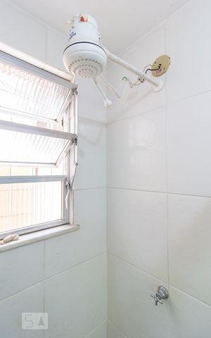 Casa para alugar com 64m², 2 quartos e 1 vaga Casa para alugar com 64m², 2 quartos e 1 vagaBanheiro