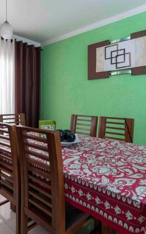 Casa de condomínio à venda com 131m², 3 quartos e 2 vagas Casa de condomínio à venda com 131m², 3 quartos e 2 vagasSala
