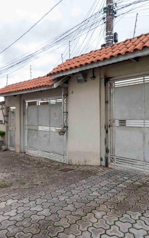 Casa de condomínio à venda com 131m², 3 quartos e 2 vagas Casa de condomínio à venda com 131m², 3 quartos e 2 vagasÁrea Externa