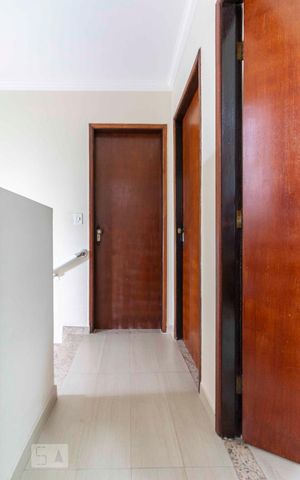 Casa de condomínio à venda com 131m², 3 quartos e 2 vagas Casa de condomínio à venda com 131m², 3 quartos e 2 vagasCorredor Quartos