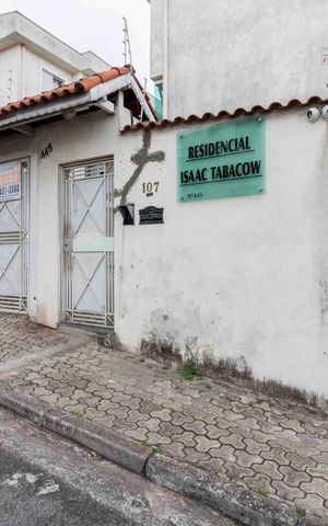 Casa de condomínio à venda com 131m², 3 quartos e 2 vagas Casa de condomínio à venda com 131m², 3 quartos e 2 vagasFachada