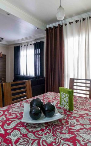 Casa de condomínio à venda com 131m², 3 quartos e 2 vagas Casa de condomínio à venda com 131m², 3 quartos e 2 vagasSala