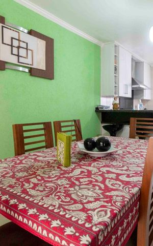 Casa de condomínio à venda com 131m², 3 quartos e 2 vagas Casa de condomínio à venda com 131m², 3 quartos e 2 vagasSala