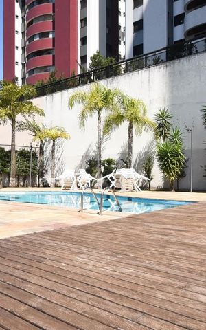 Apartamento à venda com 142m², 4 quartos e 4 vagas Apartamento à venda com 142m², 4 quartos e 4 vagasPiscina