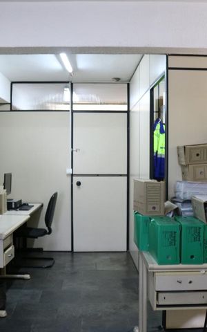 Casa à venda com 670m², 3 quartos e 8 vagasEscritório