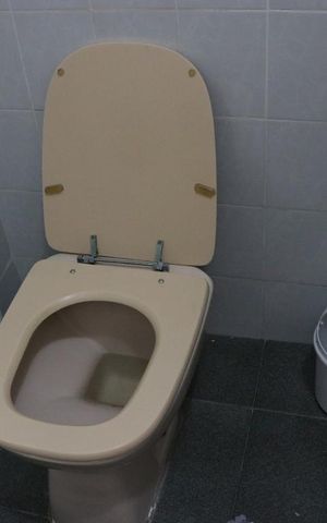Casa à venda com 670m², 3 quartos e 8 vagasBanheiro do Quarto 2