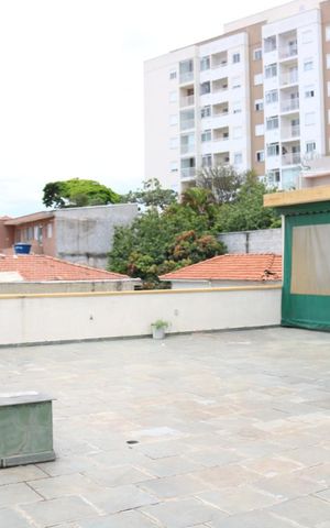 Casa à venda com 670m², 3 quartos e 8 vagasÁrea Externa