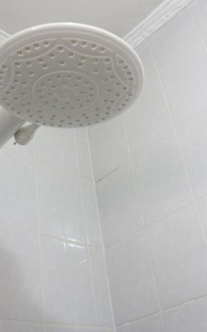 Casa à venda com 670m², 3 quartos e 8 vagasBanheiro do Quarto 2