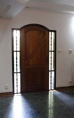 Casa à venda com 670m², 3 quartos e 8 vagasSala 1
