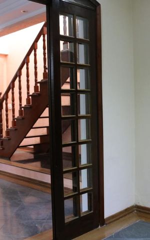 Casa à venda com 670m², 3 quartos e 8 vagasSala 1