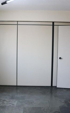 Casa à venda com 670m², 3 quartos e 8 vagasEscritório