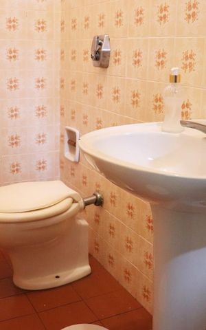 Casa à venda com 420m², 3 quartos e 6 vagasLavabo 2