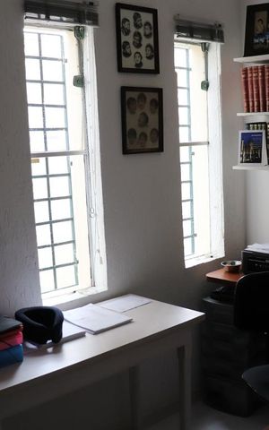 Casa à venda com 420m², 3 quartos e 6 vagasEscritório 1
