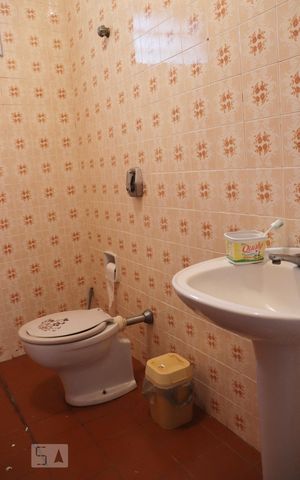 Casa à venda com 420m², 3 quartos e 6 vagasBanheiro de Serviço