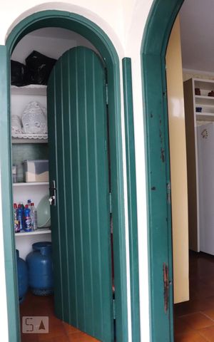 Casa à venda com 420m², 3 quartos e 6 vagasDespensa