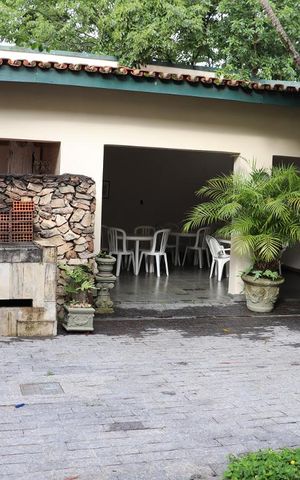 Casa à venda com 420m², 3 quartos e 6 vagasÁrea Externa