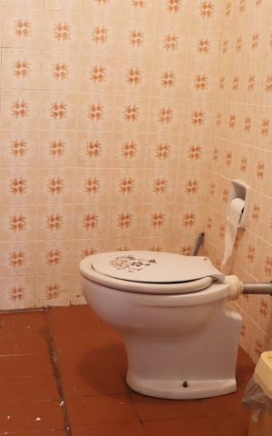 Casa à venda com 420m², 3 quartos e 6 vagasBanheiro de Serviço