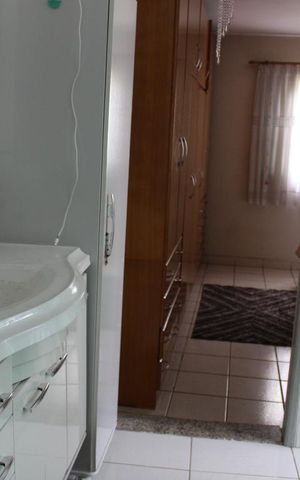 Casa à venda com 500m², 3 quartos e 4 vagasbanheiro 2