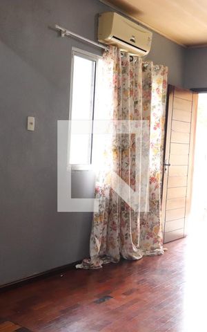 Casa à venda com 50m², 3 quartos e 1 vagaSala