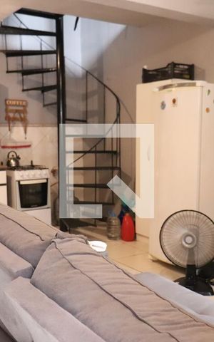Casa à venda com 50m², 3 quartos e 1 vagaSala