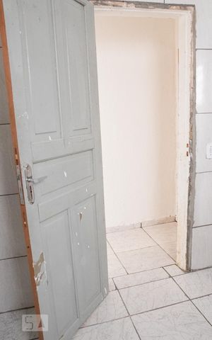 Casa à venda com 50m², 2 quartos e sem vagaBanheiro
