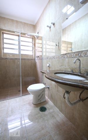 Casa para alugar com 120m², 3 quartos e 2 vagasBanheiro