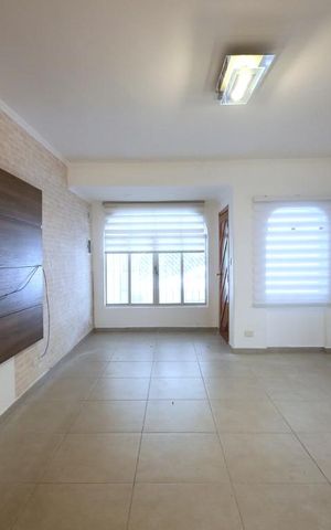 Casa para alugar com 120m², 3 quartos e 2 vagasSala