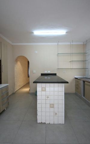 Casa para alugar com 120m², 3 quartos e 2 vagasCozinha
