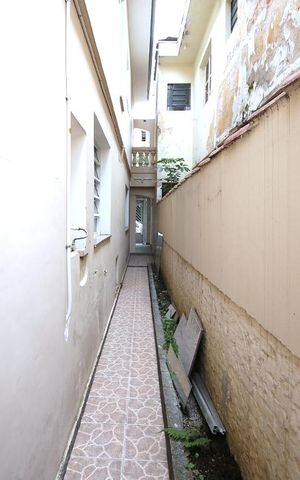 Casa para alugar com 120m², 3 quartos e 2 vagasCorredor lateral