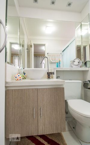 Apartamento para alugar com 69m², 2 quartos e 2 vagasBanheiro da Suíte