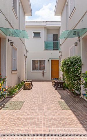 Casa de condomínio à venda com 96m², 3 quartos e 2 vagas Casa de condomínio à venda com 96m², 3 quartos e 2 vagasÁrea Externa
