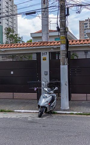 Casa de condomínio à venda com 96m², 3 quartos e 2 vagas Casa de condomínio à venda com 96m², 3 quartos e 2 vagasFachada