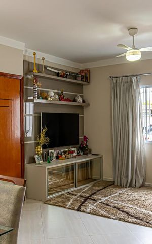 Casa de condomínio à venda com 96m², 3 quartos e 2 vagas Casa de condomínio à venda com 96m², 3 quartos e 2 vagasSala