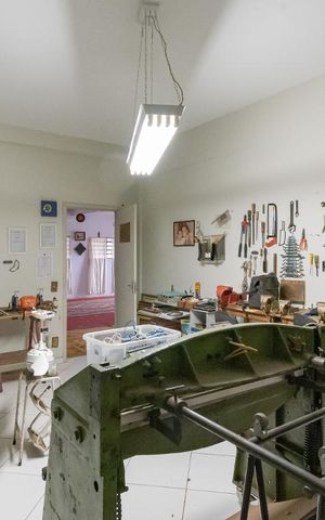 Casa à venda com 300m², 3 quartos e 8 vagas Casa à venda com 300m², 3 quartos e 8 vagasQuarto 2