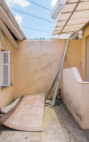 Casa à venda com 196m², 2 quartos e sem vagaQuintal